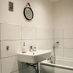 Bv Comfy Basement At Conditioning House Apartment Bradford (West Yorkshire)