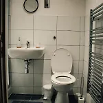 Apartment Bv Comfy Basement At Conditioning House Bradford (West Yorkshire)