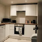 Bv Comfy Basement At Conditioning House * Bradford (West Yorkshire)