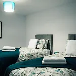 Bv Comfy Basement At Conditioning House * Bradford (West Yorkshire)