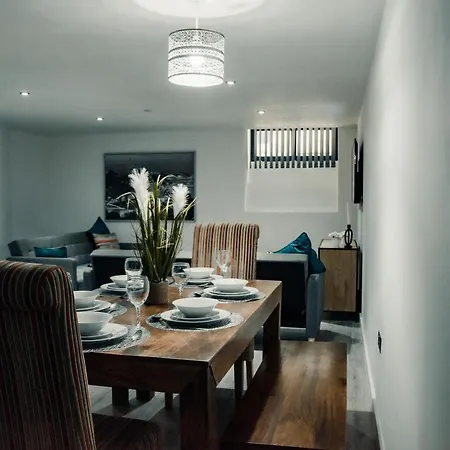 Bv Comfy Basement At Conditioning House * Брадфорд