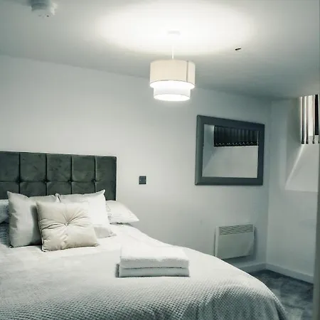 Apartamento Bv Comfy Basement At Conditioning House Bradford (West Yorkshire)