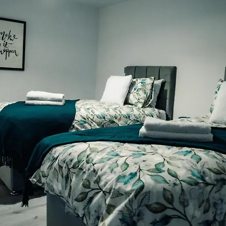 Апартаменты Bv Comfy Basement At Conditioning House Брадфорд