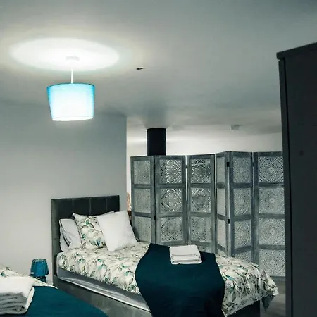 Bv Comfy Basement At Conditioning House Apartamento Bradford (West Yorkshire)