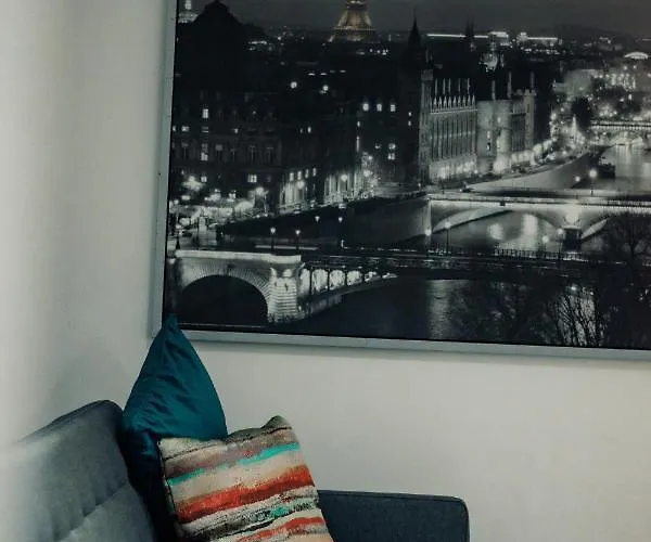 Appartement Bv Comfy Basement At Conditioning House *