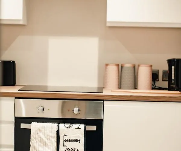 Bv Comfy Basement At Conditioning House Bradford (West Yorkshire)