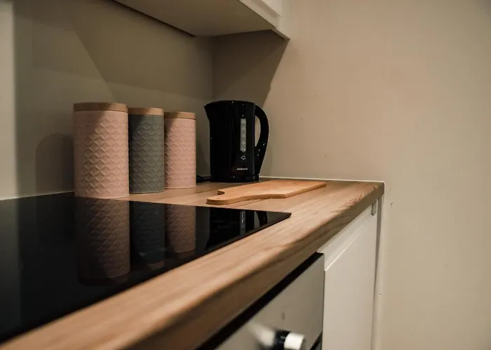 Bv Comfy Basement At Conditioning House Апартаменты *