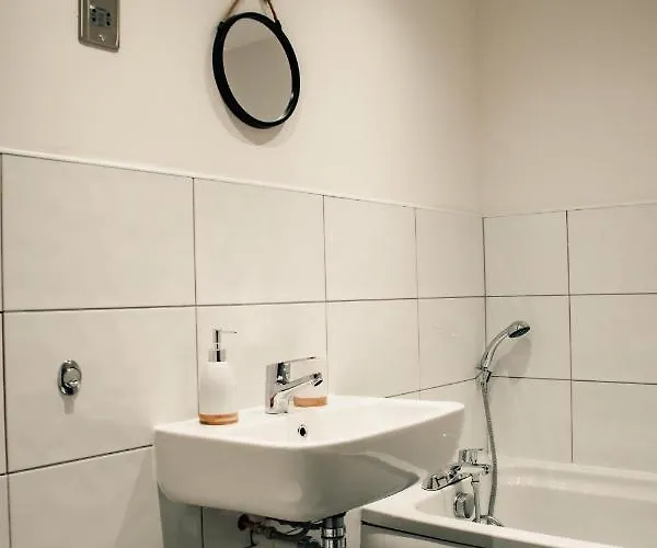 Bv Comfy Basement At Conditioning House Апартаменты Брадфорд