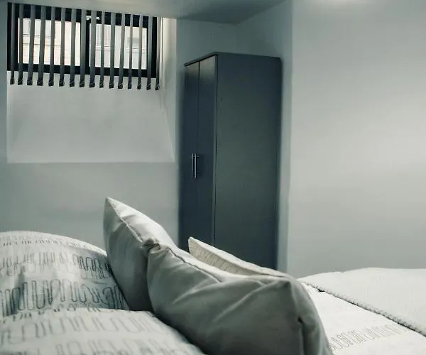 Bv Comfy Basement At Conditioning House Appartement *