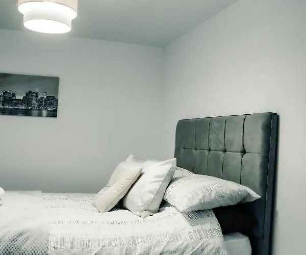 Bv Comfy Basement At Conditioning House Bradford (West Yorkshire)