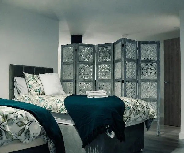 Bv Comfy Basement At Conditioning House Bradford (West Yorkshire)